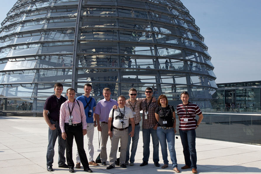 Herr Heinz mit Gruppe in Berlin